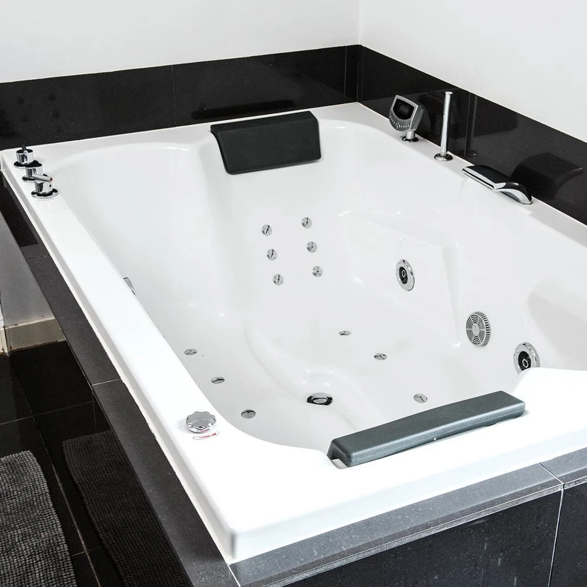 HG Hygiënische Whirlpool Reiniger - 1L - Verwijdert Kalk, Vet, Zeep En Olie - Veilig In Gebruik Voor Whirlpool En Jacuzzi's 3 HG Hygiënische Whirlpool Reiniger - 1L - Verwijdert Kalk, Vet, Zeep En Olie - Veilig In Gebruik Voor Whirlpool En Jacuzzi's - Afbeelding 3