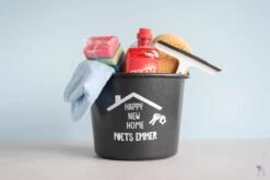 ByMi| Poetsemmer Happy New Home | Cadeautje Huis |Housewarming |Nieuwe Woning | Gepersonaliseerd -Ajax® Verkoop 1200x800 1