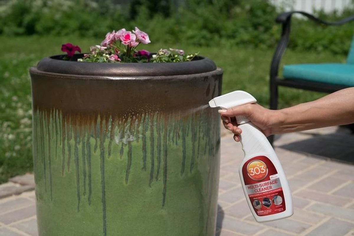 303® Multi-Surface Cleaner - 946 Ml | Veilig Voor Alle Soorten Bekleding En Vinyl. Vlekken Verdwijnen Binnen Enkele Minuten En Verkleurde Oppervlakken Komen Weer Tot Leven. 2 303® Multi-Surface Cleaner - 946 Ml | Veilig Voor Alle Soorten Bekleding En Vinyl. Vlekken Verdwijnen Binnen Enkele Minuten En Verkleurde Oppervlakken Komen Weer Tot Leven. - Afbeelding 2