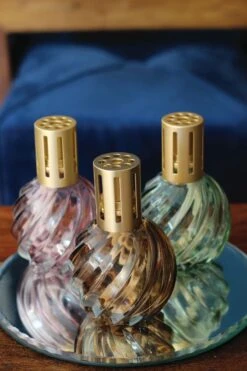 Ashleigh & Burwood Lampenolie Geurolie - Freesia & Orchid 250 Ml -Ajax® Verkoop 800x1200 7